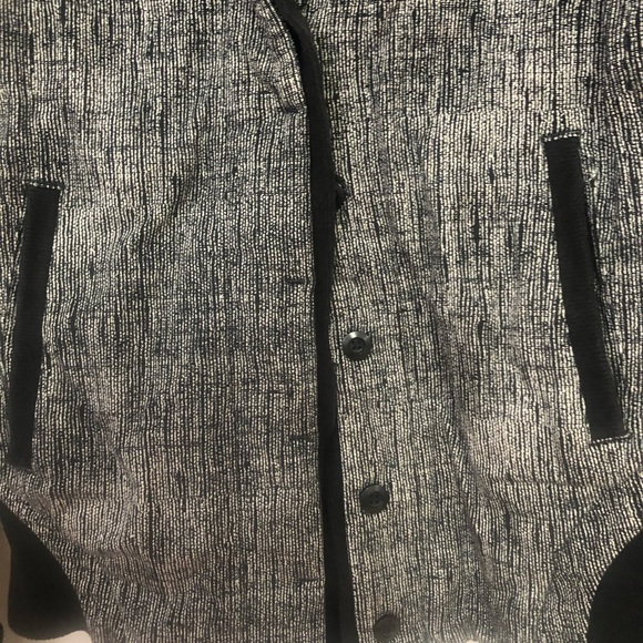 Lululemon Sweater Size 6 - Picture 4 of 6